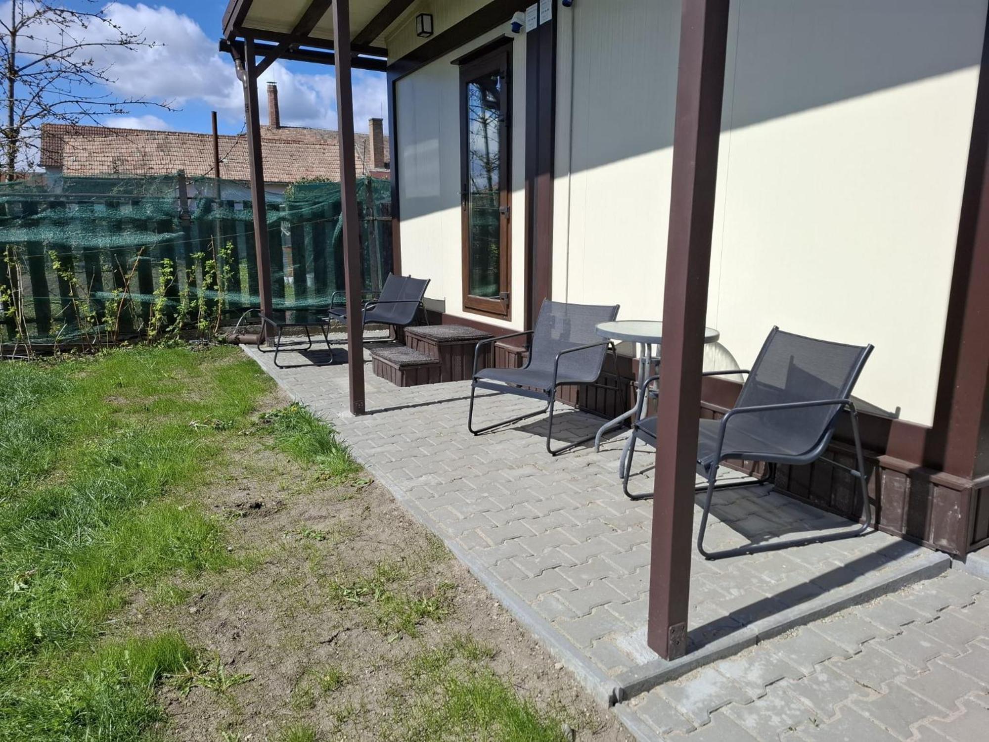 House Garden Hotel Torda Kültér fotó